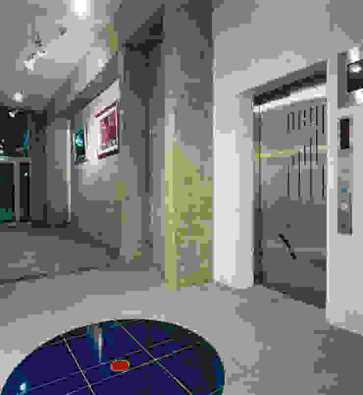 あお建築設計 Modern Corridor, Hallway and Staircase Stone Grey