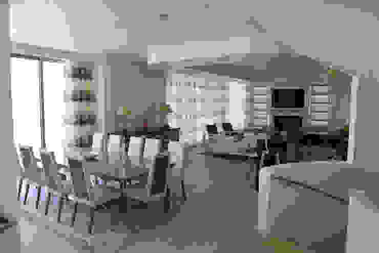 Casas de banho modernas por Erika Winters® Design Moderno