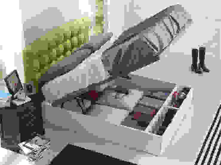 Au Lit, ECUS ECUS モダンスタイルの寝室 ベッド＆ヘッドボード