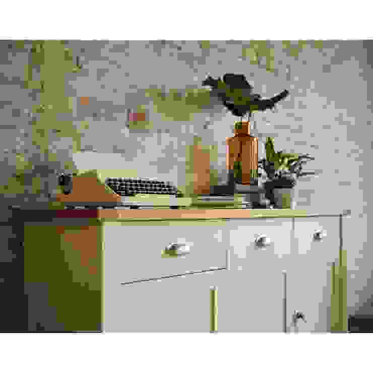 Sussex Painted 3 Door Sideboard The Cotswold Company Salas de jantar campestres Madeira