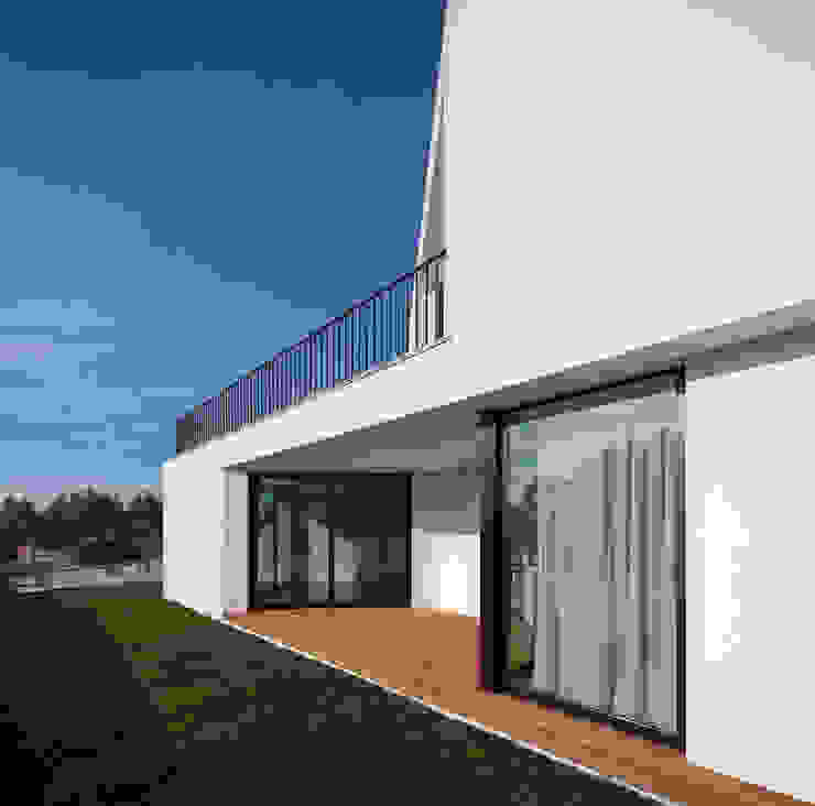 a PEDROHENRIQUE|ARQUITETO Casas modernas