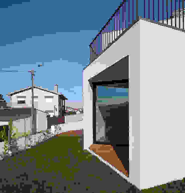a PEDROHENRIQUE|ARQUITETO Casas modernas