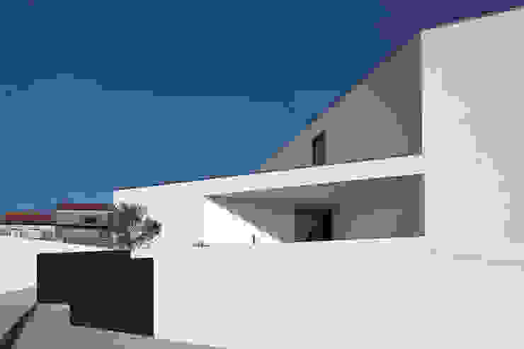 a PEDROHENRIQUE|ARQUITETO Casas modernas