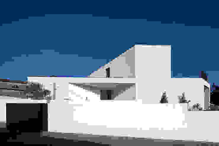 a PEDROHENRIQUE|ARQUITETO Casas modernas