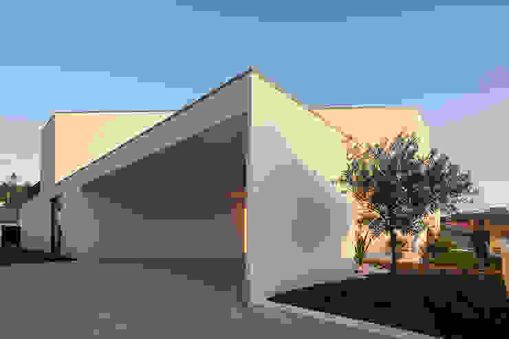 a PEDROHENRIQUE|ARQUITETO Casas modernas