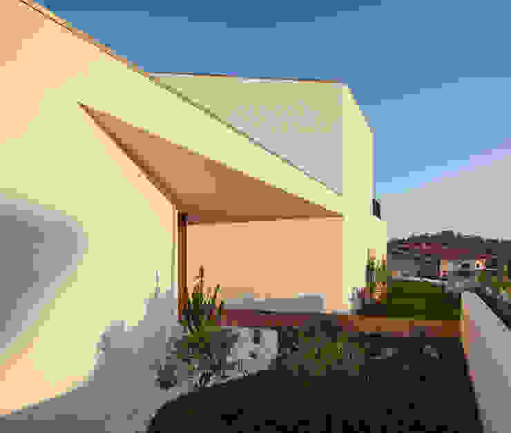 a PEDROHENRIQUE|ARQUITETO Casas modernas