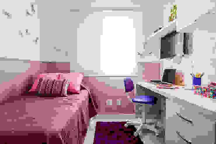 Amanda Pinheiro Design de interiores Modern nursery/kids room Purple/Violet