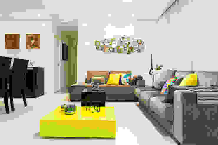 Amanda Pinheiro Design de interiores Modern living room Yellow