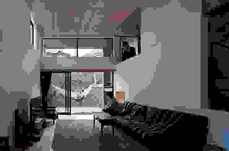 モグラハウス, 藤森大作建築設計事務所 藤森大作建築設計事務所 Modern Living Room