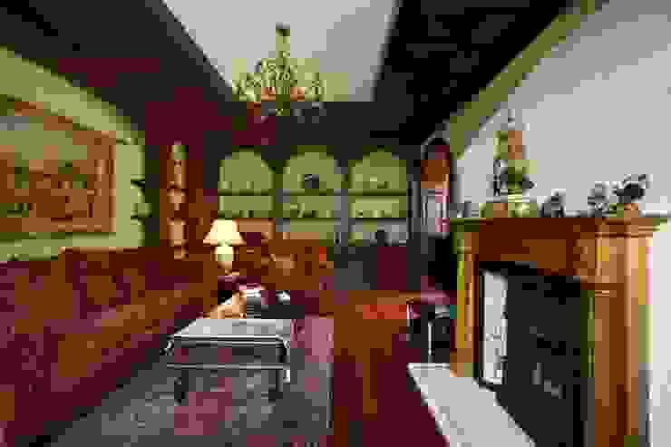 Salas de estar rústicas por RRdesign Rústico