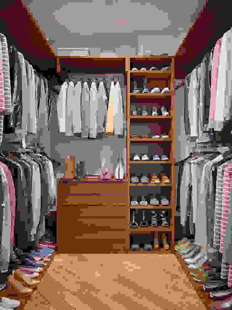 Closets modernos por Tatiana Zaitseva Design Studio Moderno