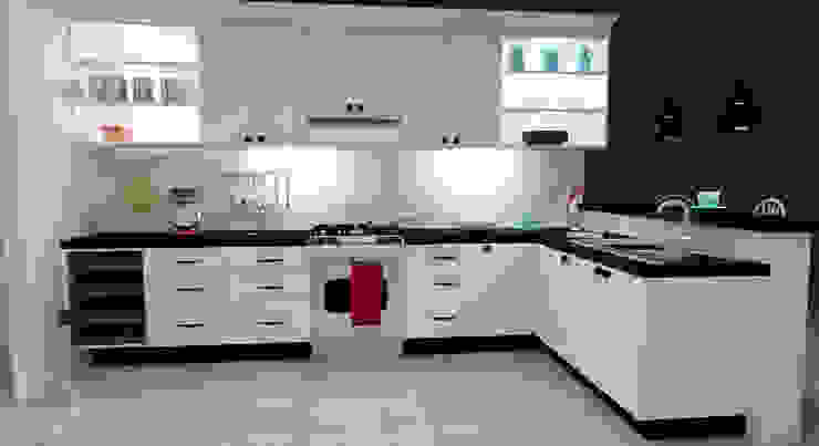 homify Klassische Küchen Weiß