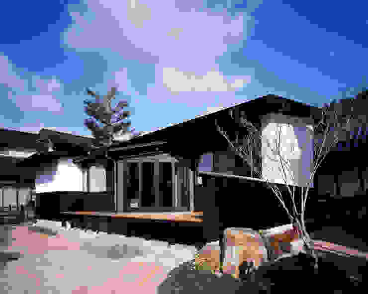 伊藤瞬建築設計事務所 Eclectic style houses