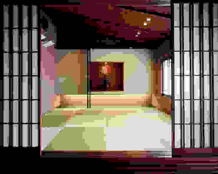 伊藤瞬建築設計事務所 Eclectic style walls & floors