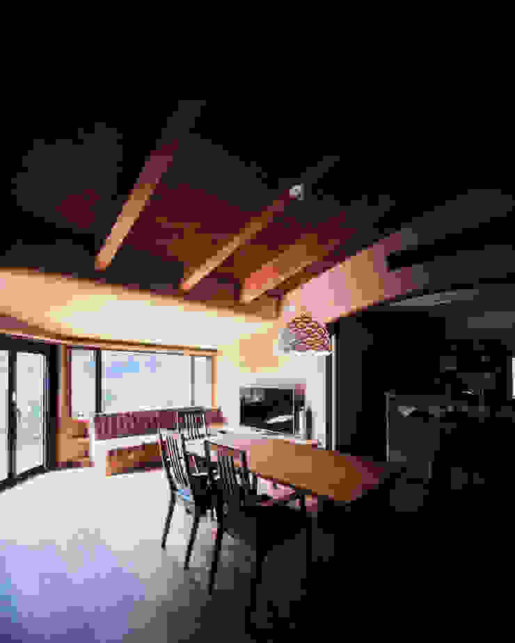 伊藤瞬建築設計事務所 Eclectic style living room