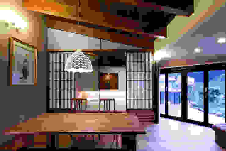 伊藤瞬建築設計事務所 Eclectic style dining room