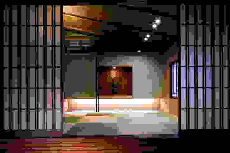 伊藤瞬建築設計事務所 Eclectic style walls & floors