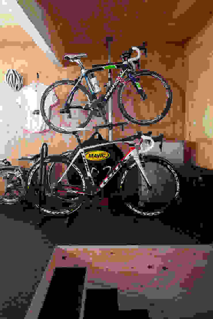 株式会社コウド一級建築士事務所 Garagens e arrecadações modernas