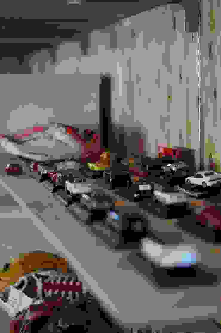 株式会社コウド一級建築士事務所 Garagens e arrecadações modernas