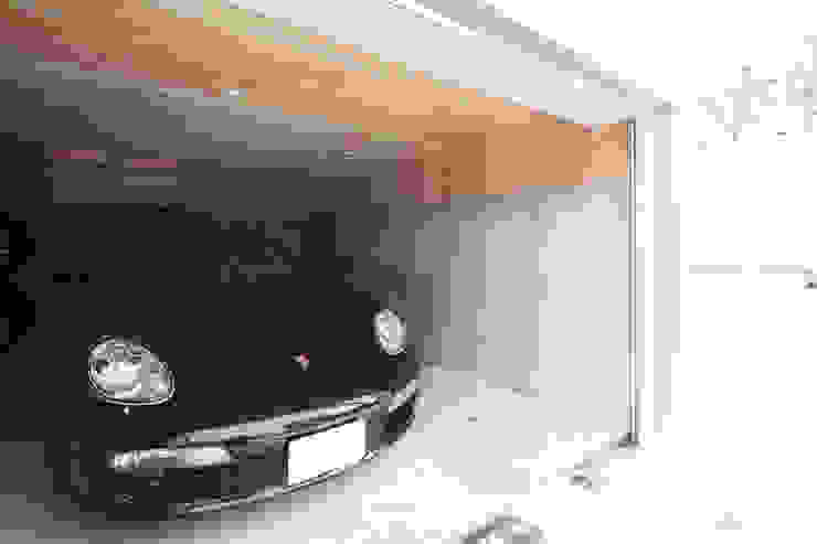 株式会社コウド一級建築士事務所 Garagens e arrecadações modernas