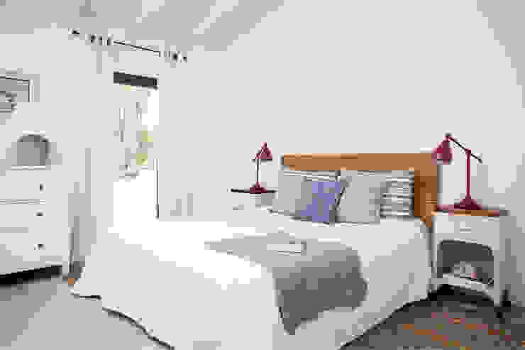 MONTE DAS MOÇAS, Aljezur, LAVRADIO DESIGN LAVRADIO DESIGN Rustic style bedroom