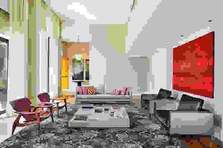 BRENO SANTIAGO ARQUITETURA E INTERIORES Livings de estilo moderno