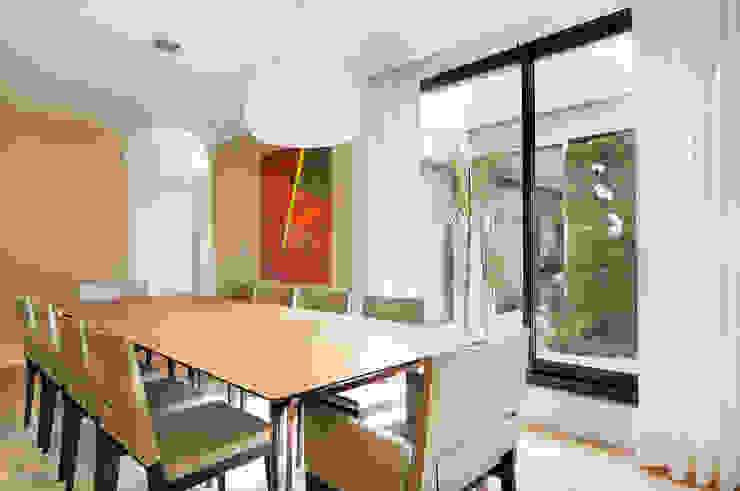 BRENO SANTIAGO ARQUITETURA E INTERIORES Comedores de estilo moderno