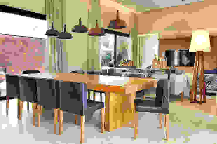 BRENO SANTIAGO ARQUITETURA E INTERIORES Balcones y terrazas modernos