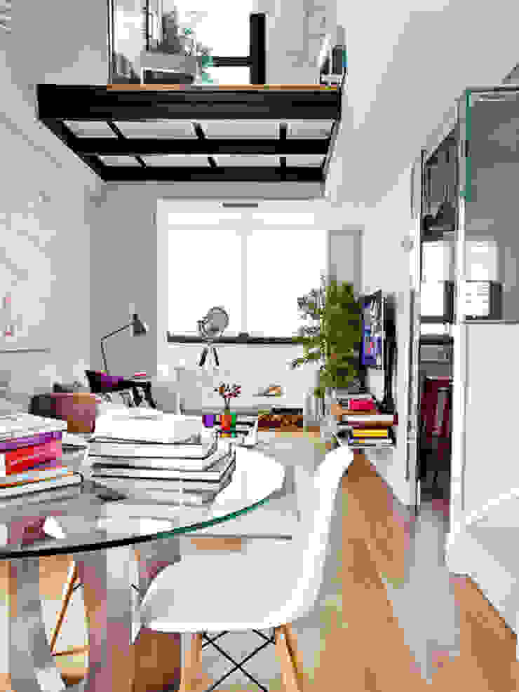 Modern living room by BELEN FERRANDIZ INTERIOR DESIGN Modern