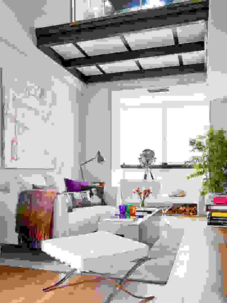 Modern living room by BELEN FERRANDIZ INTERIOR DESIGN Modern