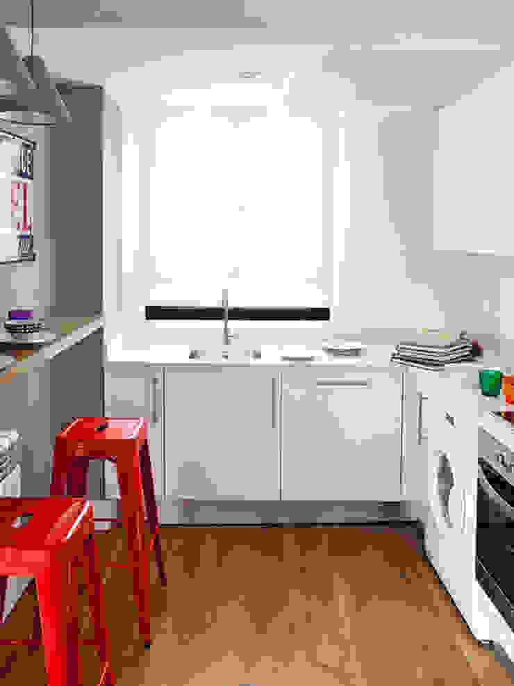 Modern kitchen by BELEN FERRANDIZ INTERIOR DESIGN Modern