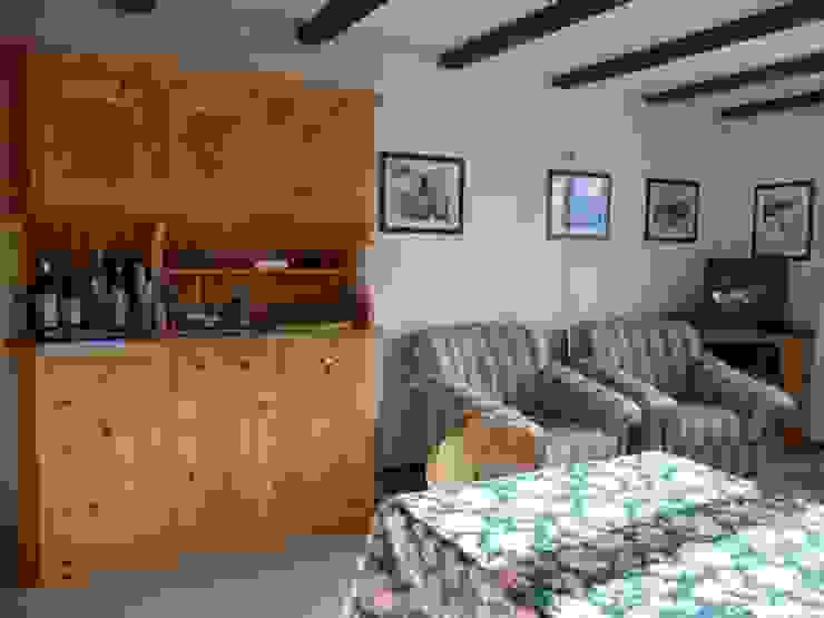 Modern living room by VITTORIO GARATTI ARCHITETTO Modern