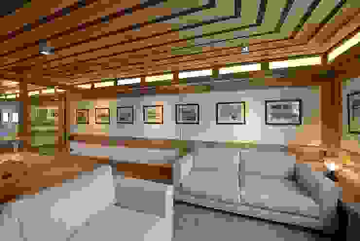 Modern living room by VITTORIO GARATTI ARCHITETTO Modern Wood Wood effect