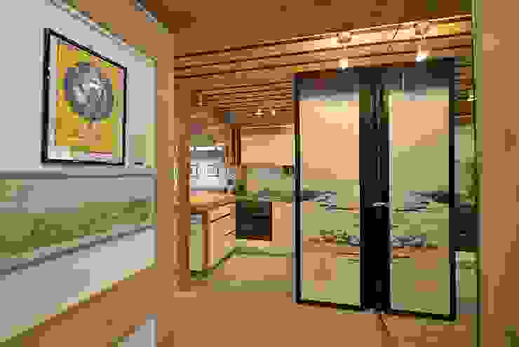 Modern kitchen by VITTORIO GARATTI ARCHITETTO Modern Wood Wood effect