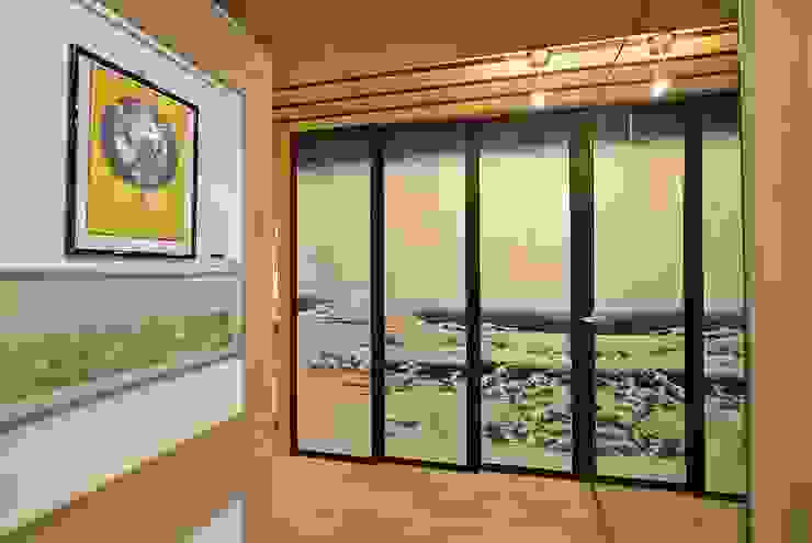 Modern Corridor, Hallway and Staircase by VITTORIO GARATTI ARCHITETTO Modern Wood Wood effect