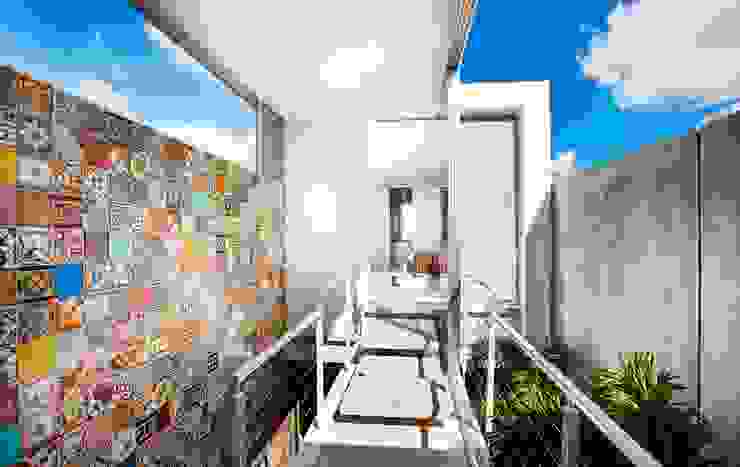 Corredores, halls e escadas modernos por HPONCE ARQUITECTOS Moderno