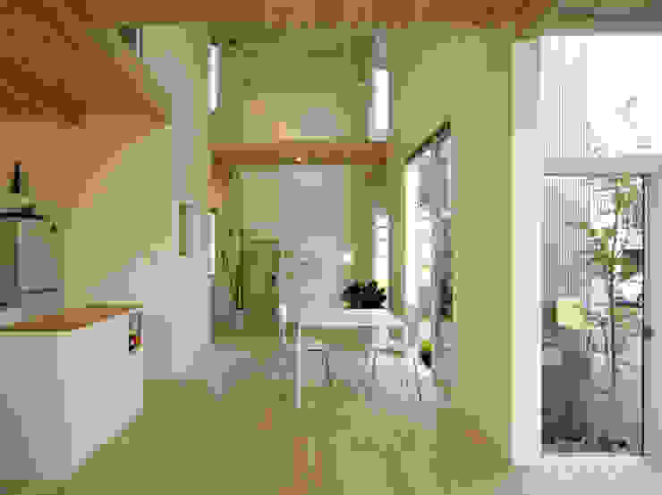 フクシアンドフクシ建築事務所 Ausgefallene Wohnzimmer