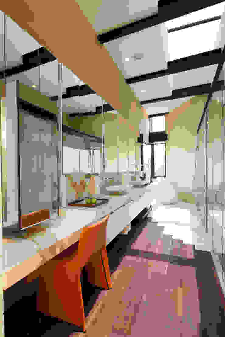 grupoarquitectura Minimalist dressing room