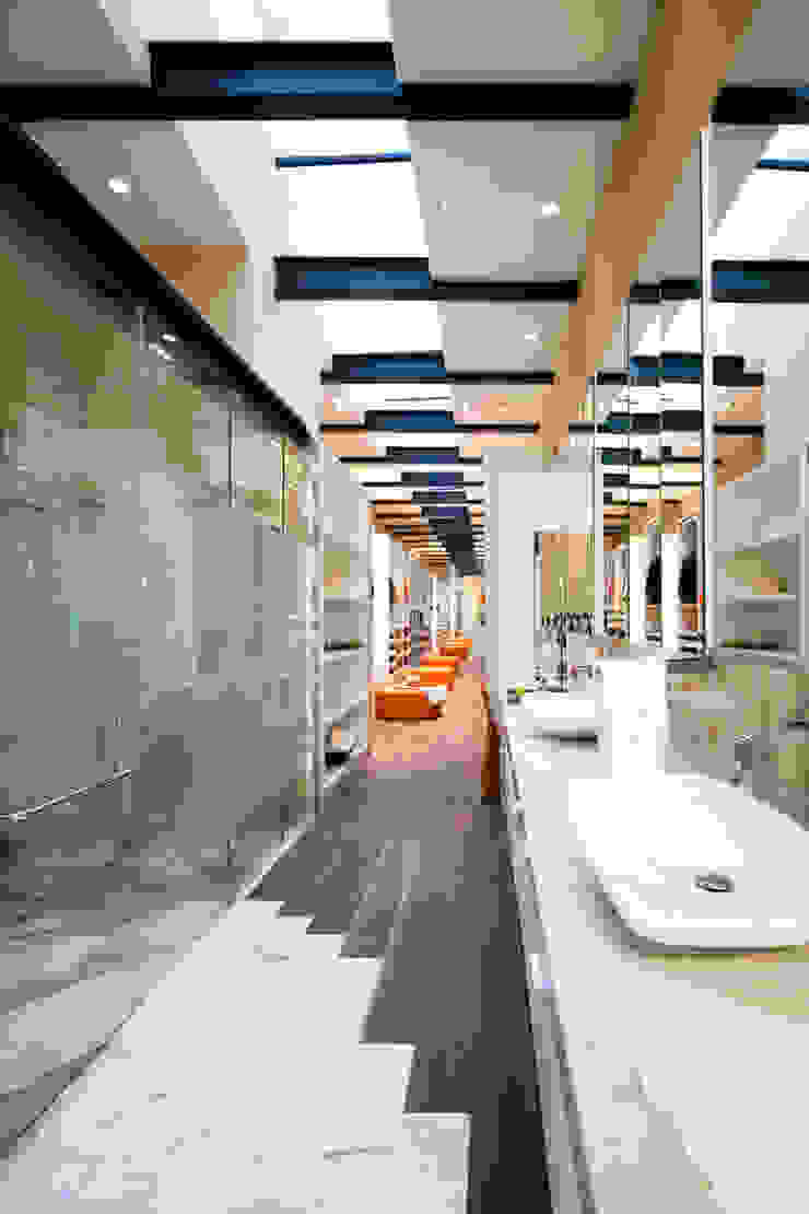 grupoarquitectura Minimalist style bathroom