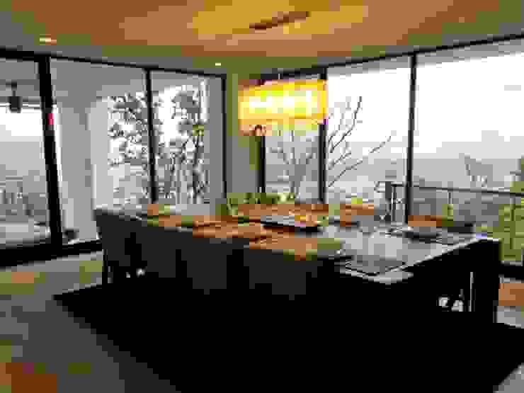 #cumbres369, aaestudio aaestudio Modern dining room Wood Wood effect