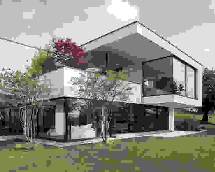 meier architekten zürich Casas modernas Branco
