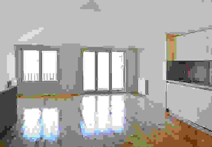 Sala de Estar / Jantar Germano de Castro Pinheiro, Lda Salas de estar modernas Madeira Branco