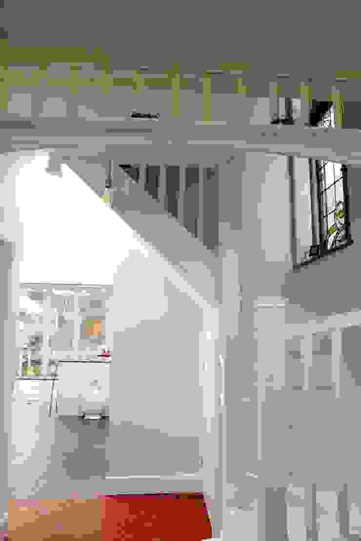 Ground Floor Extension, Hilton Ave London Building Renovation Modern Corridor, Hallway and Staircase