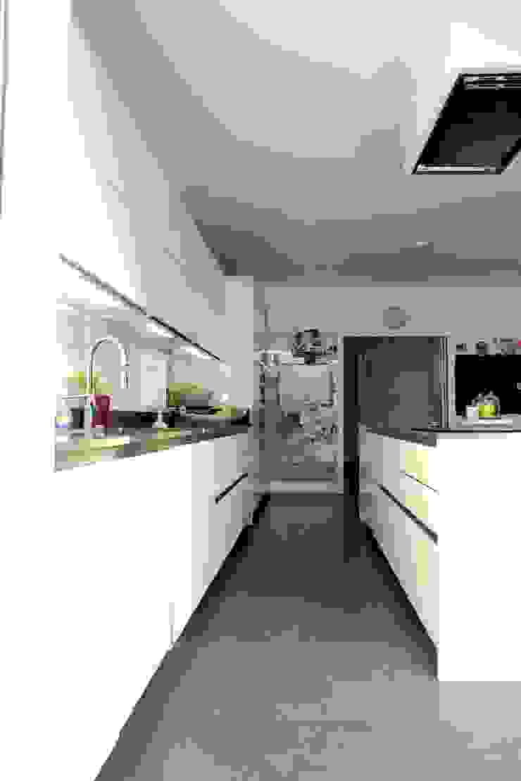 Ground Floor Extension, Hilton Ave London Building Renovation Kitchen