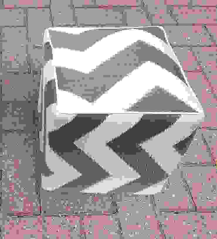 Indoor/outdoor plastic poufs homify