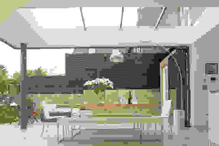 Woodville Gardens Modern balcony, veranda & terrace by Concept Eight Architects Modern