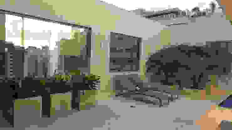 Jardins Naturais Junia Lobo Paisagismo Varandas, alpendres e terraços campestres