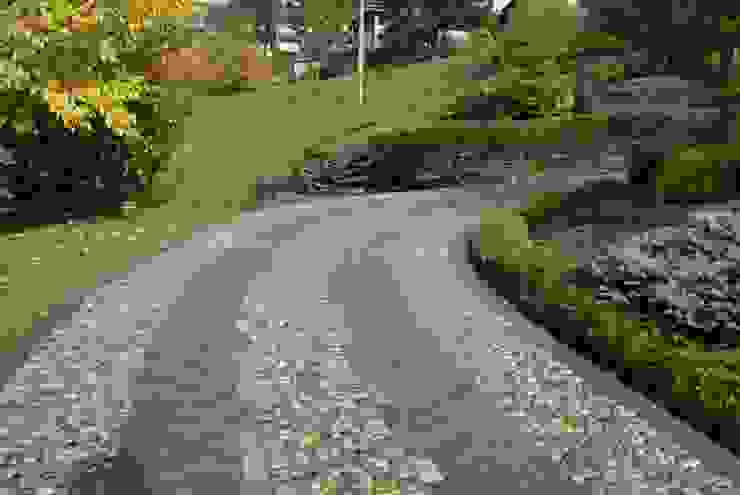 PietraNova srl Rustic style corridor, hallway & stairs