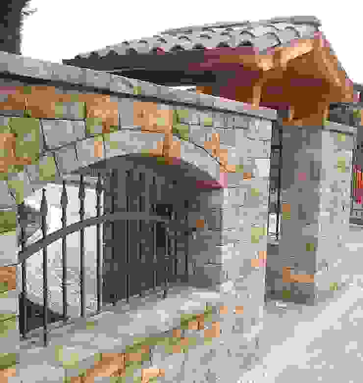 PietraNova srl Rustic style house