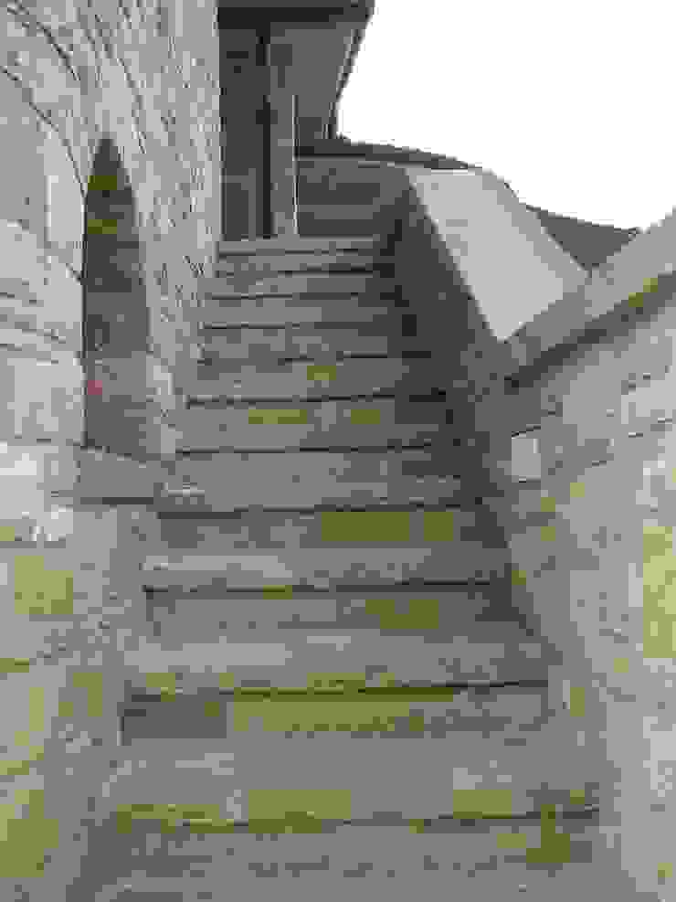 PietraNova srl Rustic style house